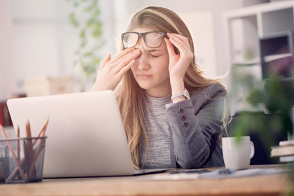Donne e emicrania: (non solo) questione di ormoni